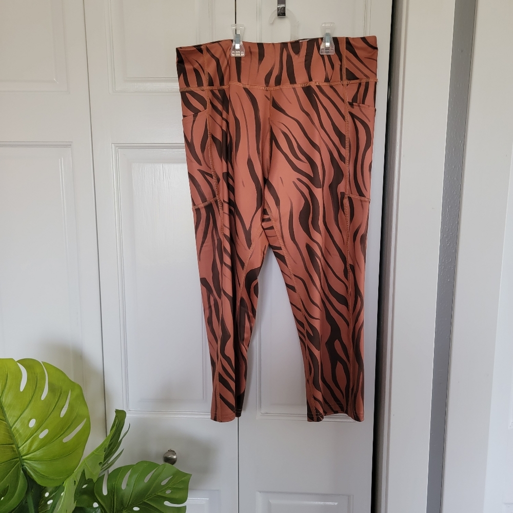 Tek Gear Brown Orange Zebra Tiger Workout Gear Athletic Leggings Size XL